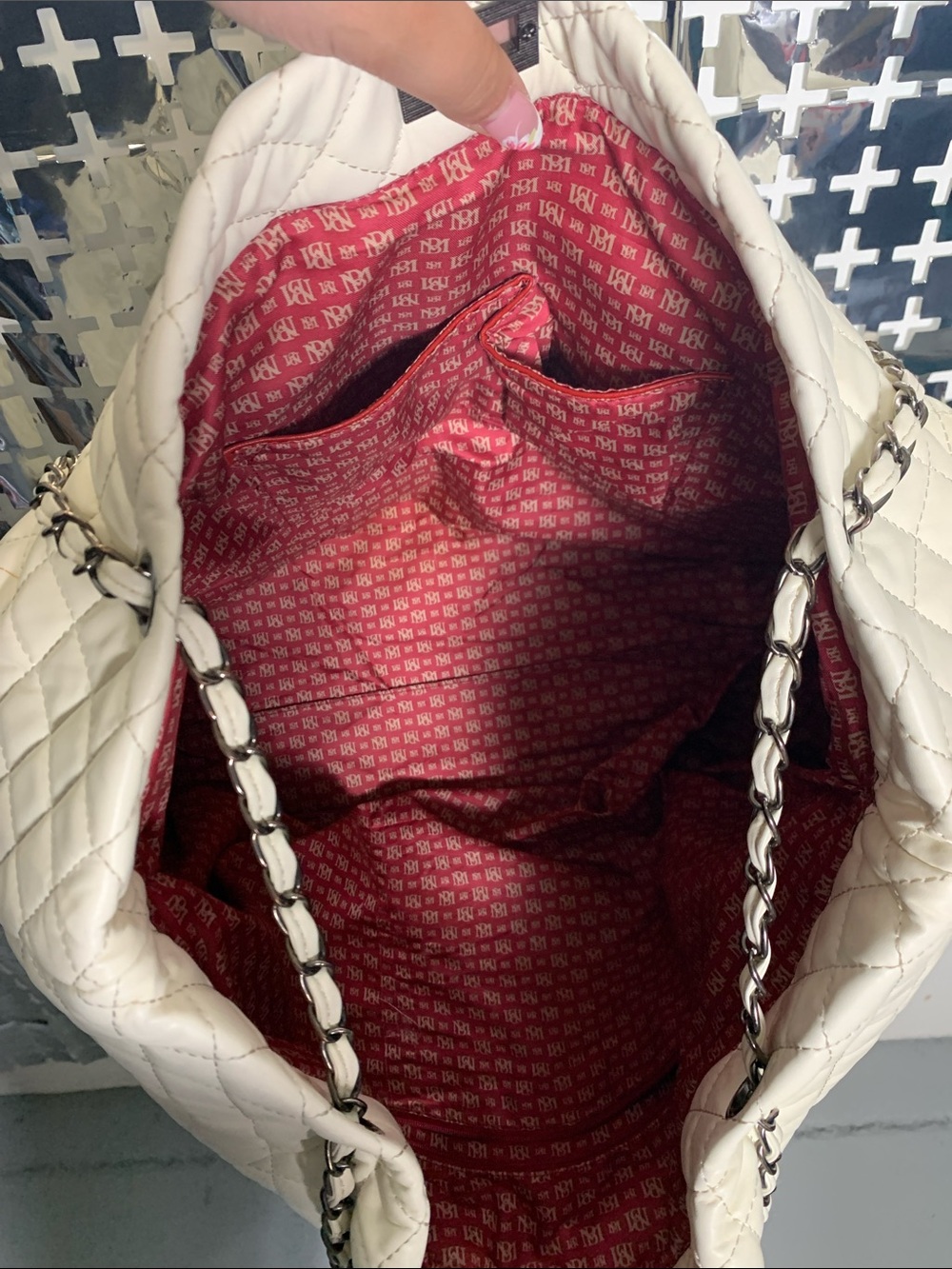 Badgley Mischka Cream Quilted Chain-Handle Tote - Picture 3 of 9